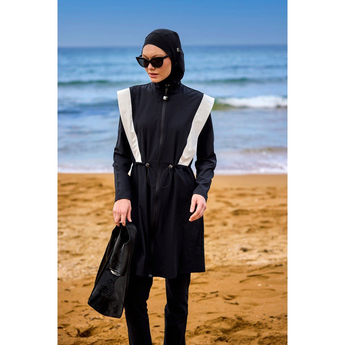 Bescheidenes Burkini-Set mit verstellbarer Taille
