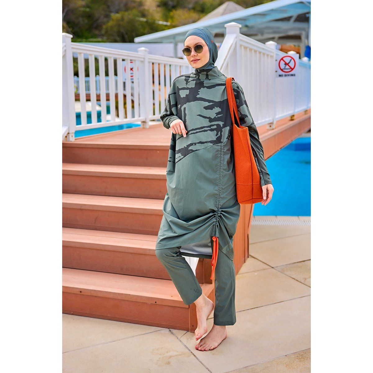 Bedeckendes Bescheidenes Burkini-Badebekleidungsset