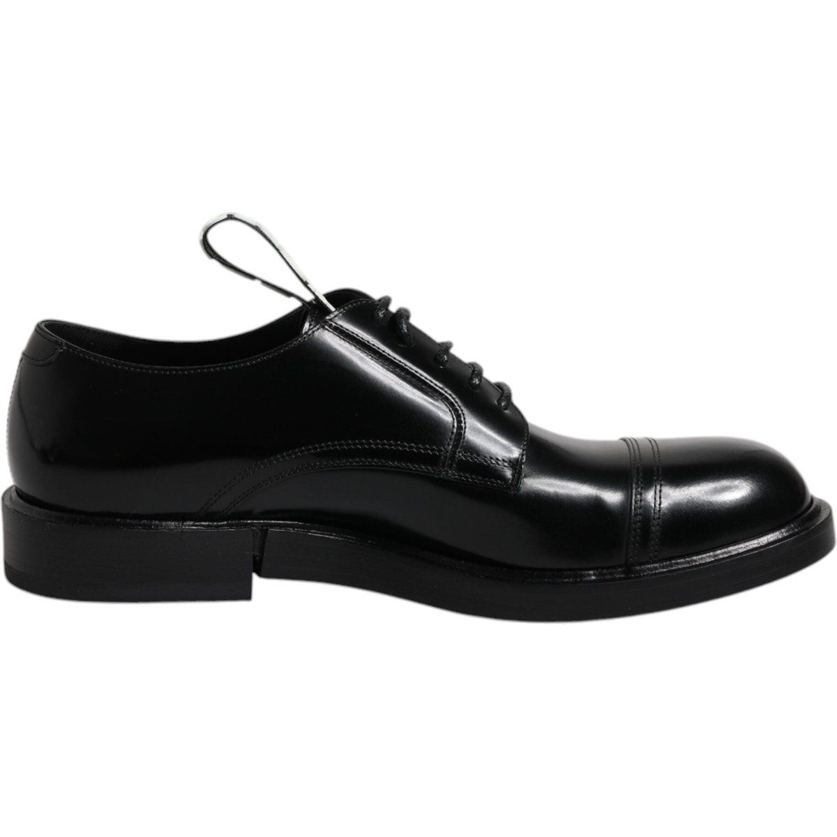 Glänzende schwarze Derby Schuhe aus Leder