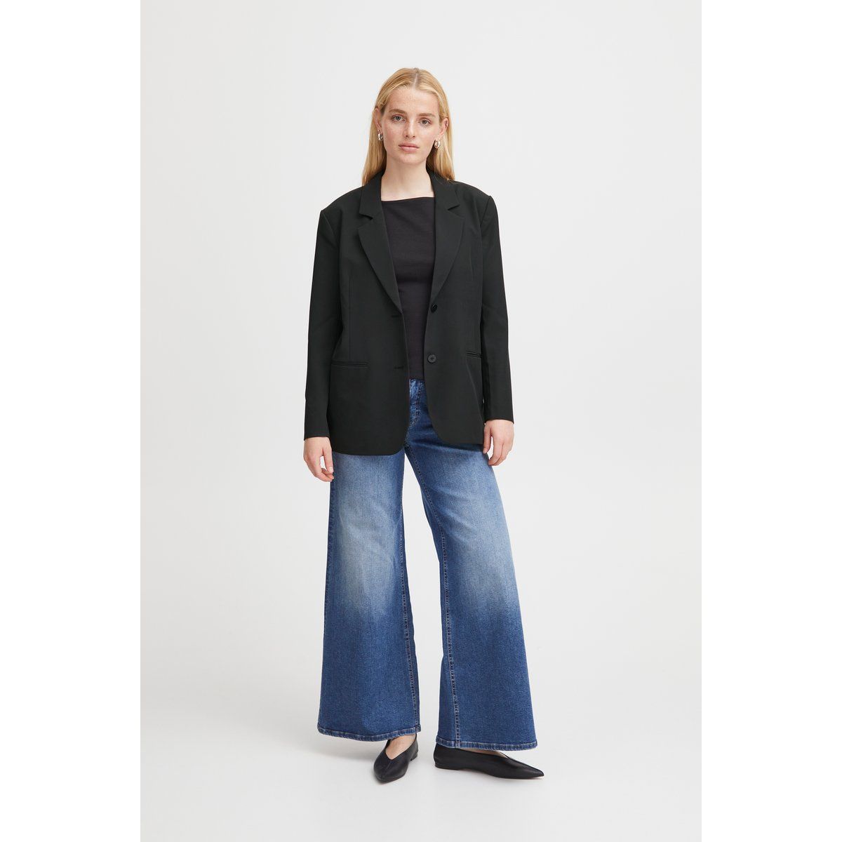 Locker geschnittener, taillierter Blazer