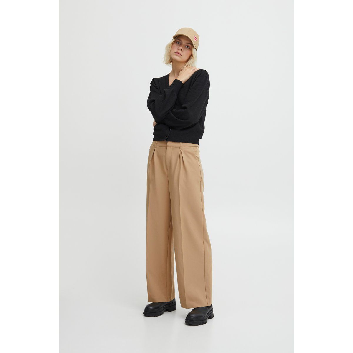 Weite lässige Hose mit Bundfalten