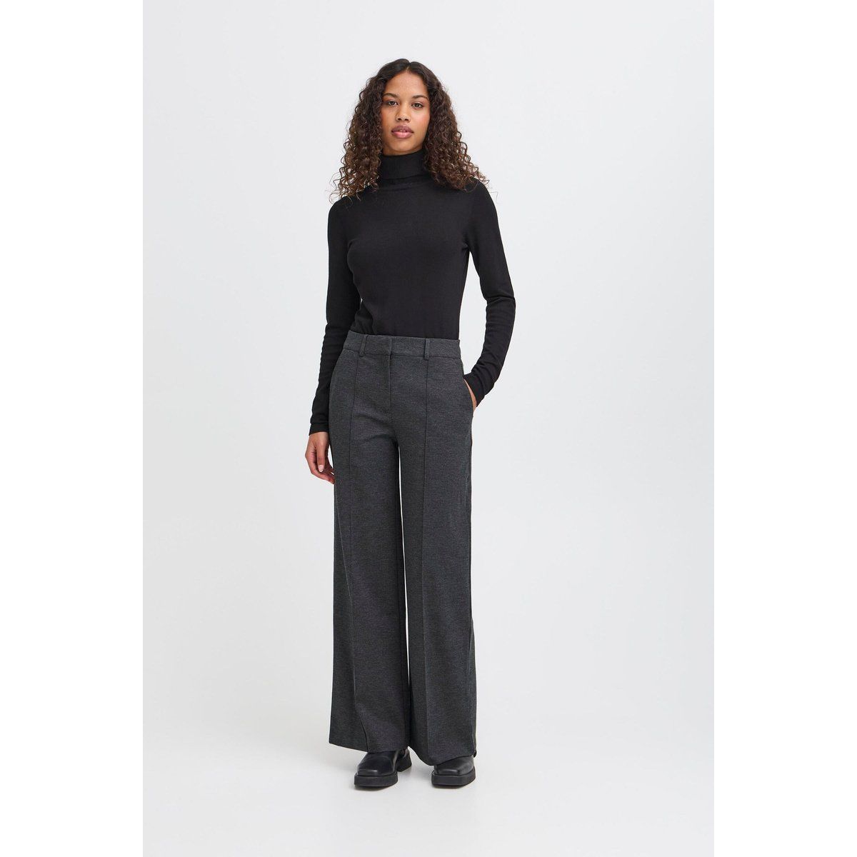 Weite, formelle Hose mit Bügelfalte