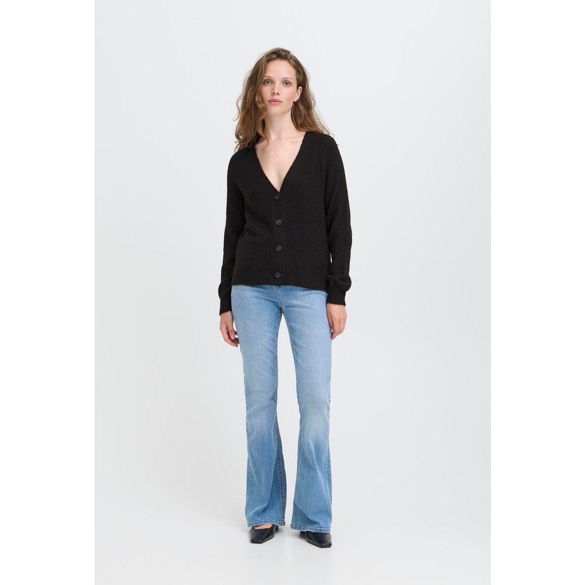 Strickjacke mit V-Ausschnitt und Knopfleiste
