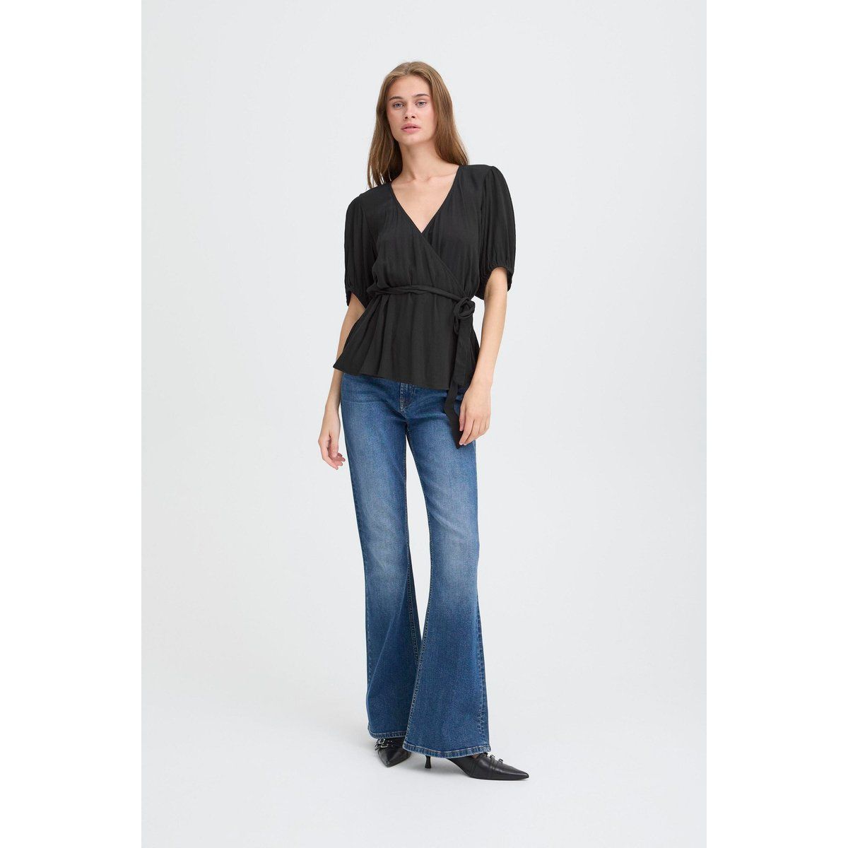 Wickelbluse mit Bindegürtel