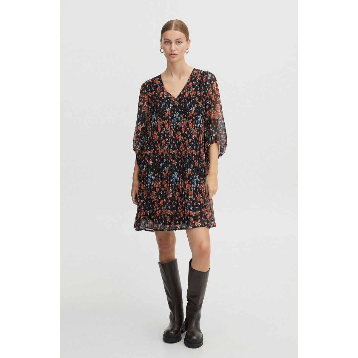 Locker geschnittenes Kleid mit Blumendruck