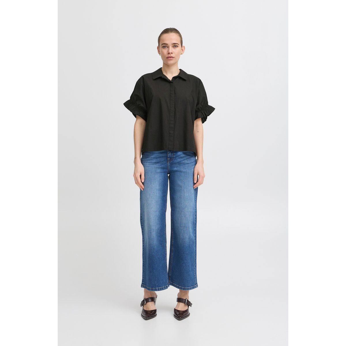 Boxy Kurzarm-Bluse mit Rüschen