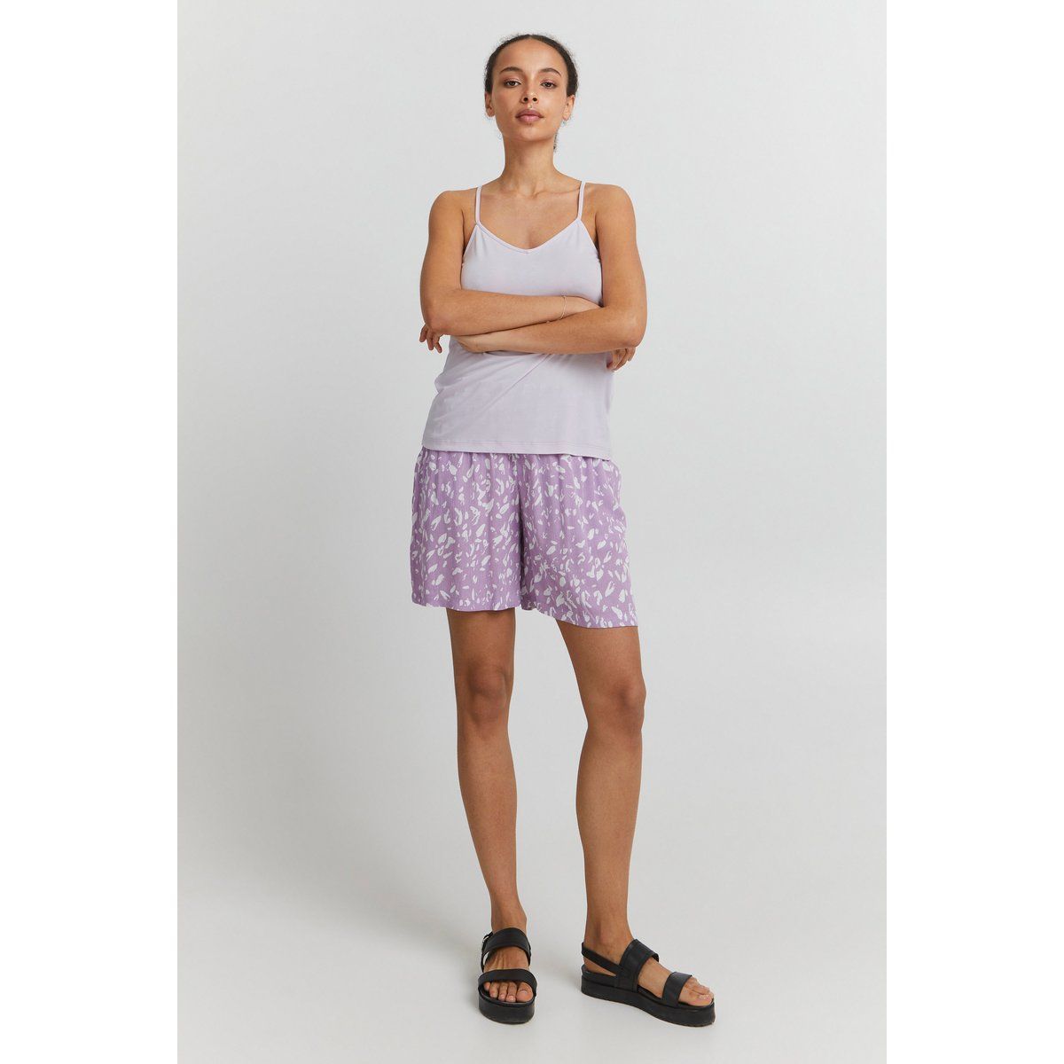 Lässiges Camisole-Top mit Spitzensaum