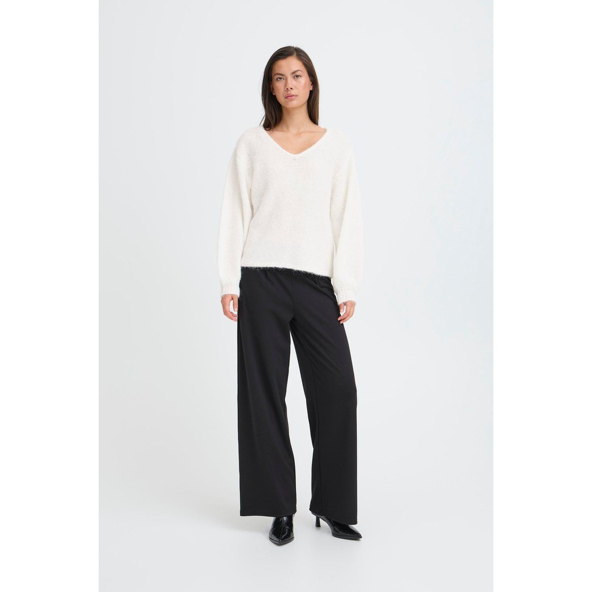 Weicher Strickpullover mit V-Ausschnitt