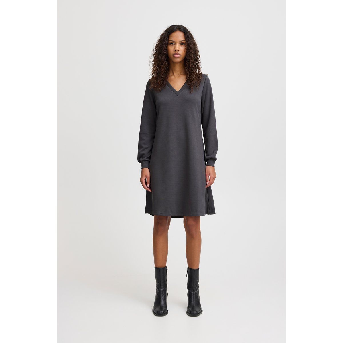 Lässiges Langarm-Kleid mit V-Ausschnitt