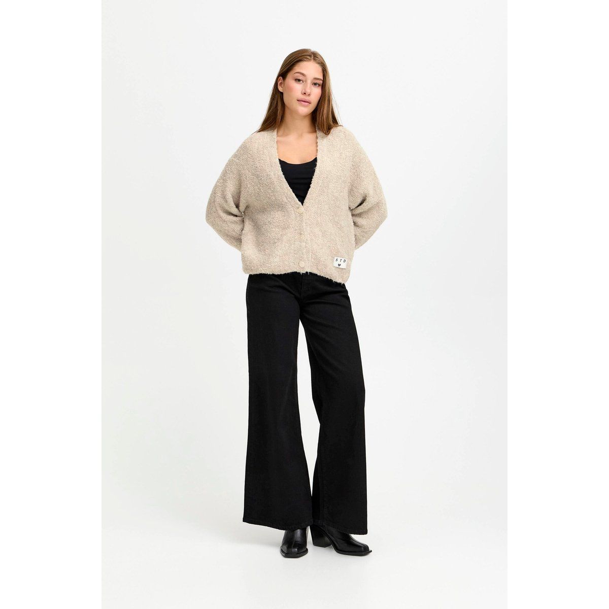 Oversize Strickjacke mit V-Ausschnitt