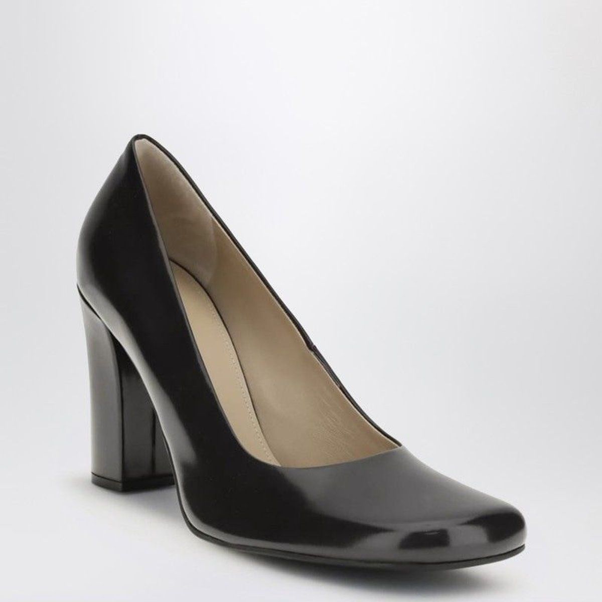 Schwarze Lackleder Pumps mit Blockabsatz