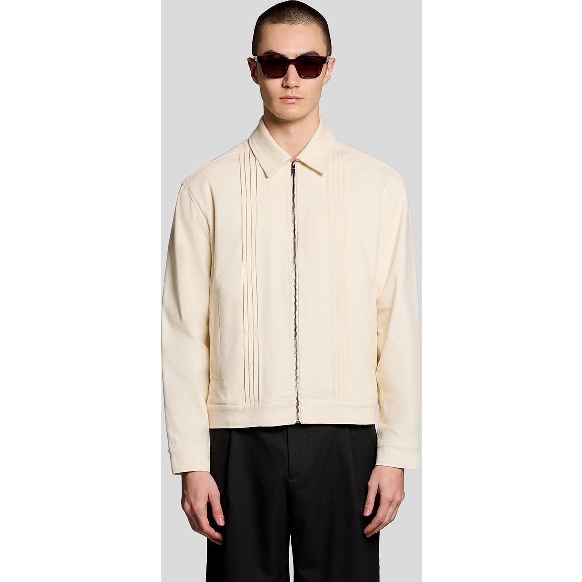 Strukturierte Reißverschlussjacke mit Biesen