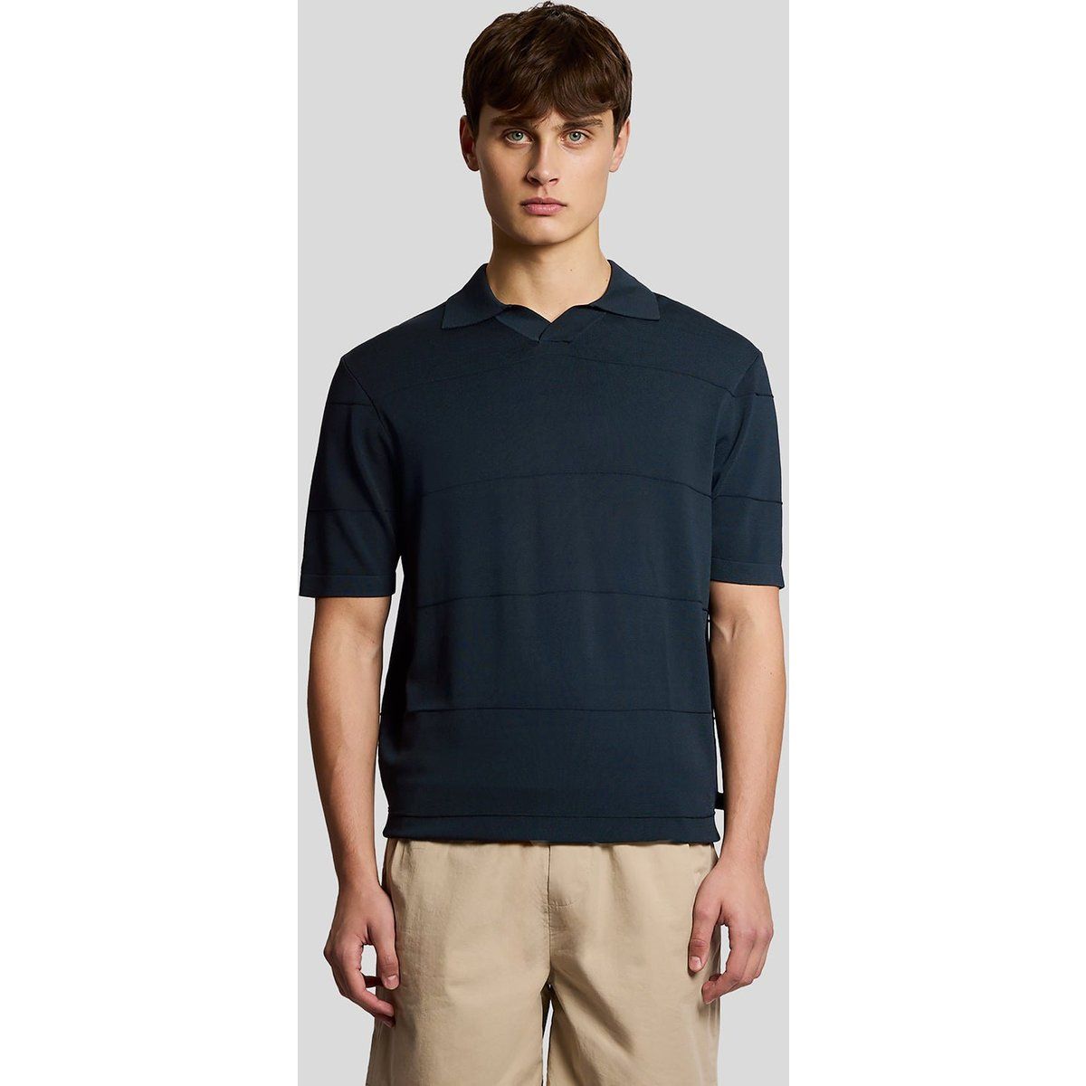 Feines Strick-Poloshirt mit offenem Kragen