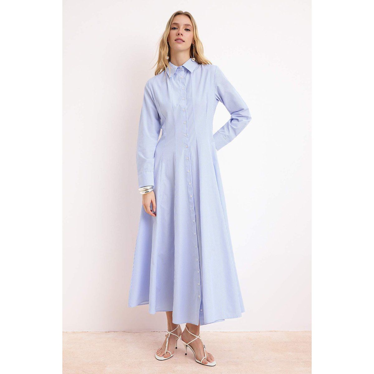 Gestreiftes Langarm-Maxi-Hemdkleid
