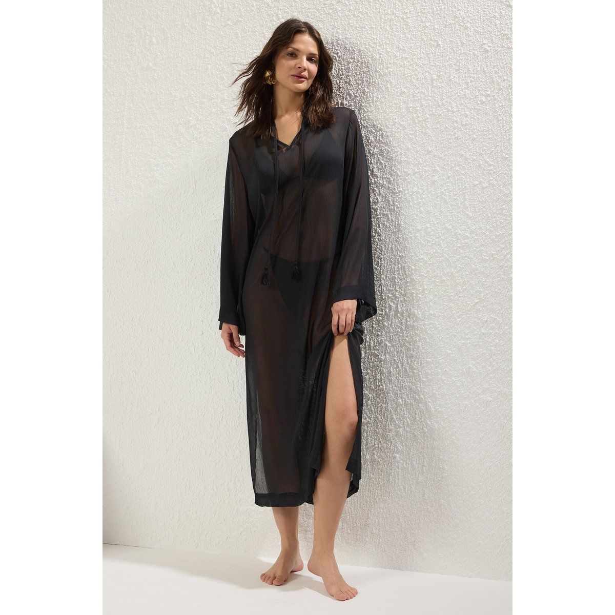 Transparentes, langärmeliges Maxi-Strandkleid