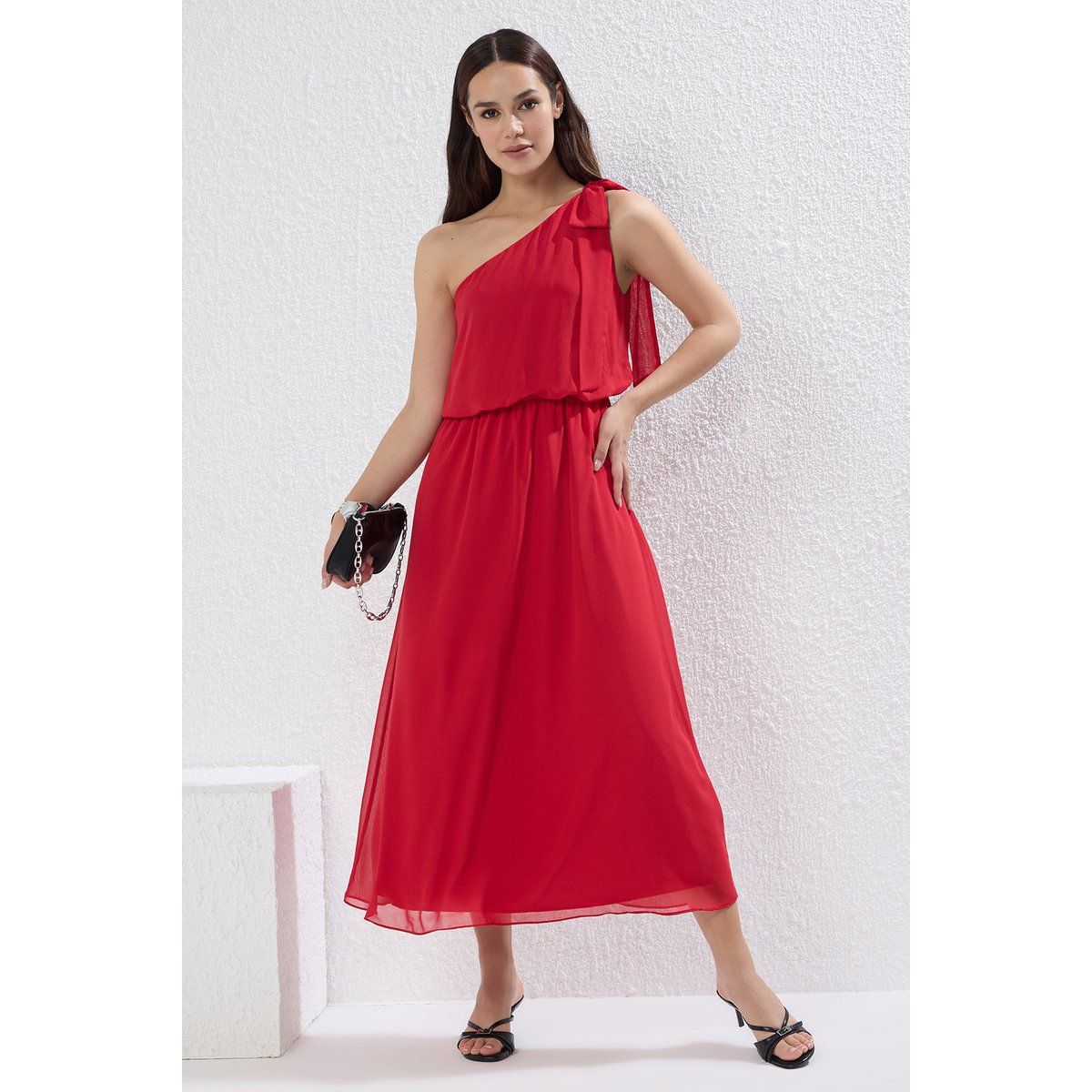 Elegantes, schulterfreies Maxikleid