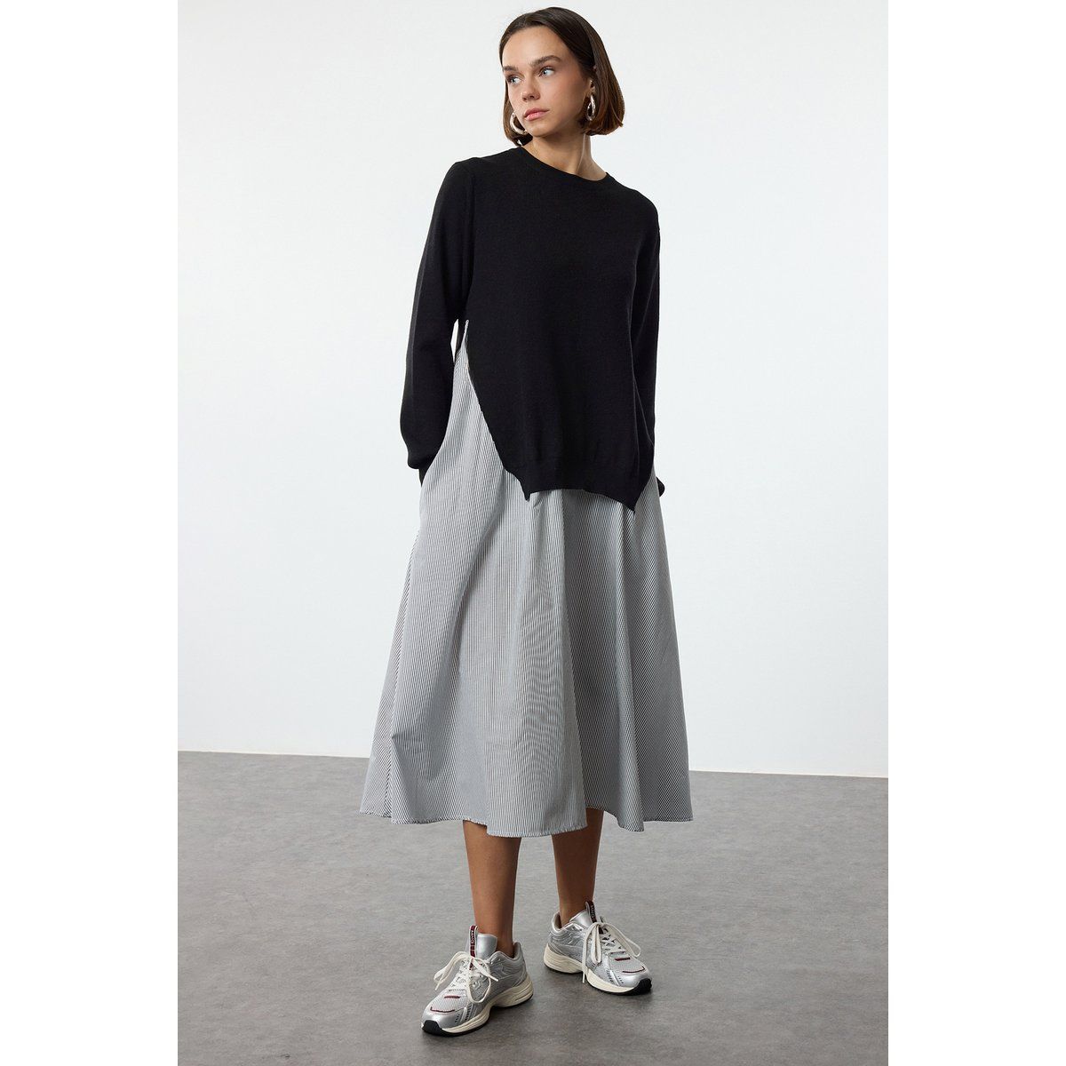 Gestreiftes Midikleid aus Baumwollmischung