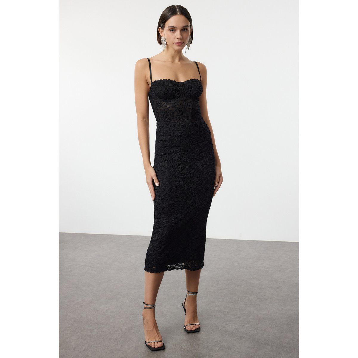 Elegantes Midi-Cocktailkleid aus Spitze