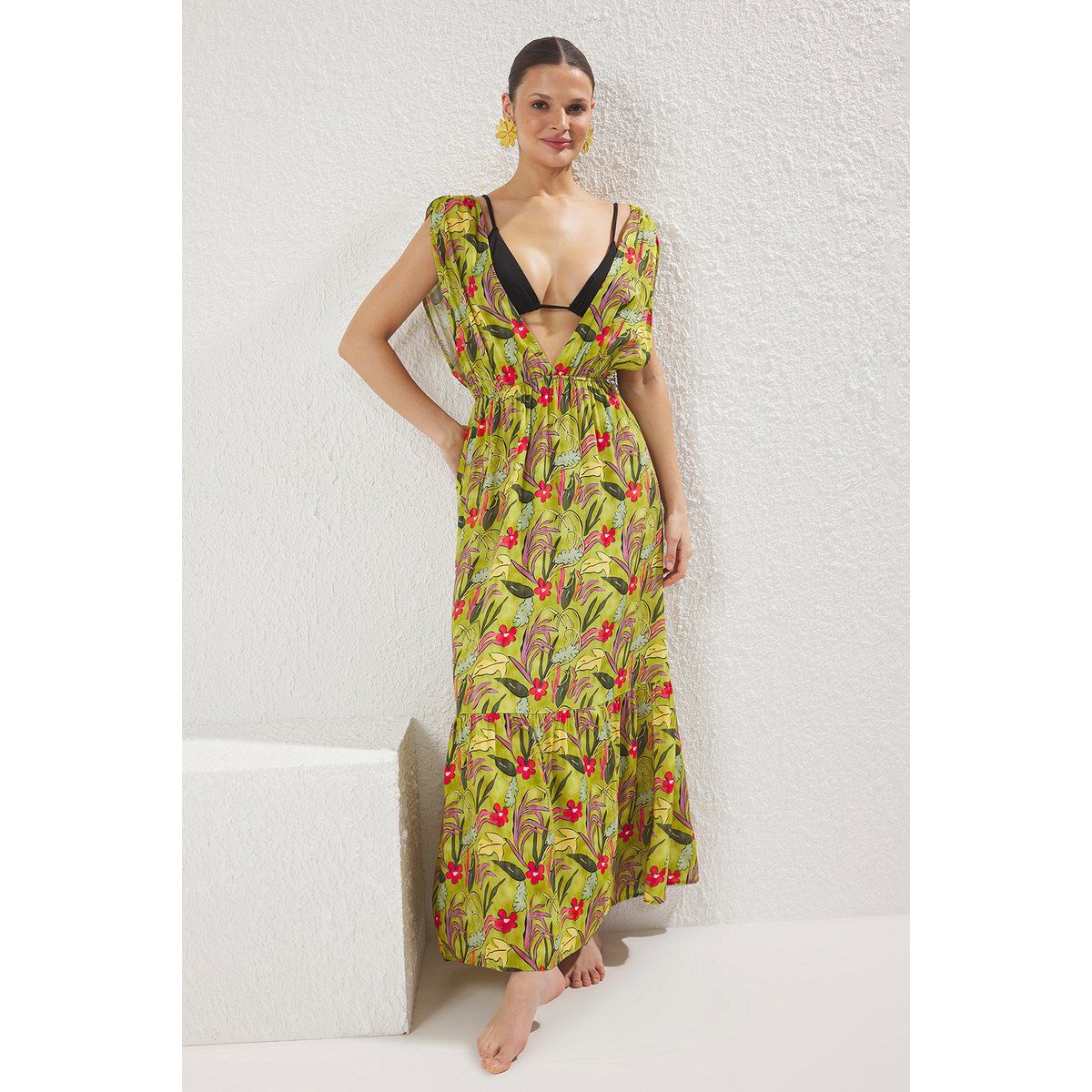 Farbenfrohes Maxi-Strandkleid mit Blumenmuster
