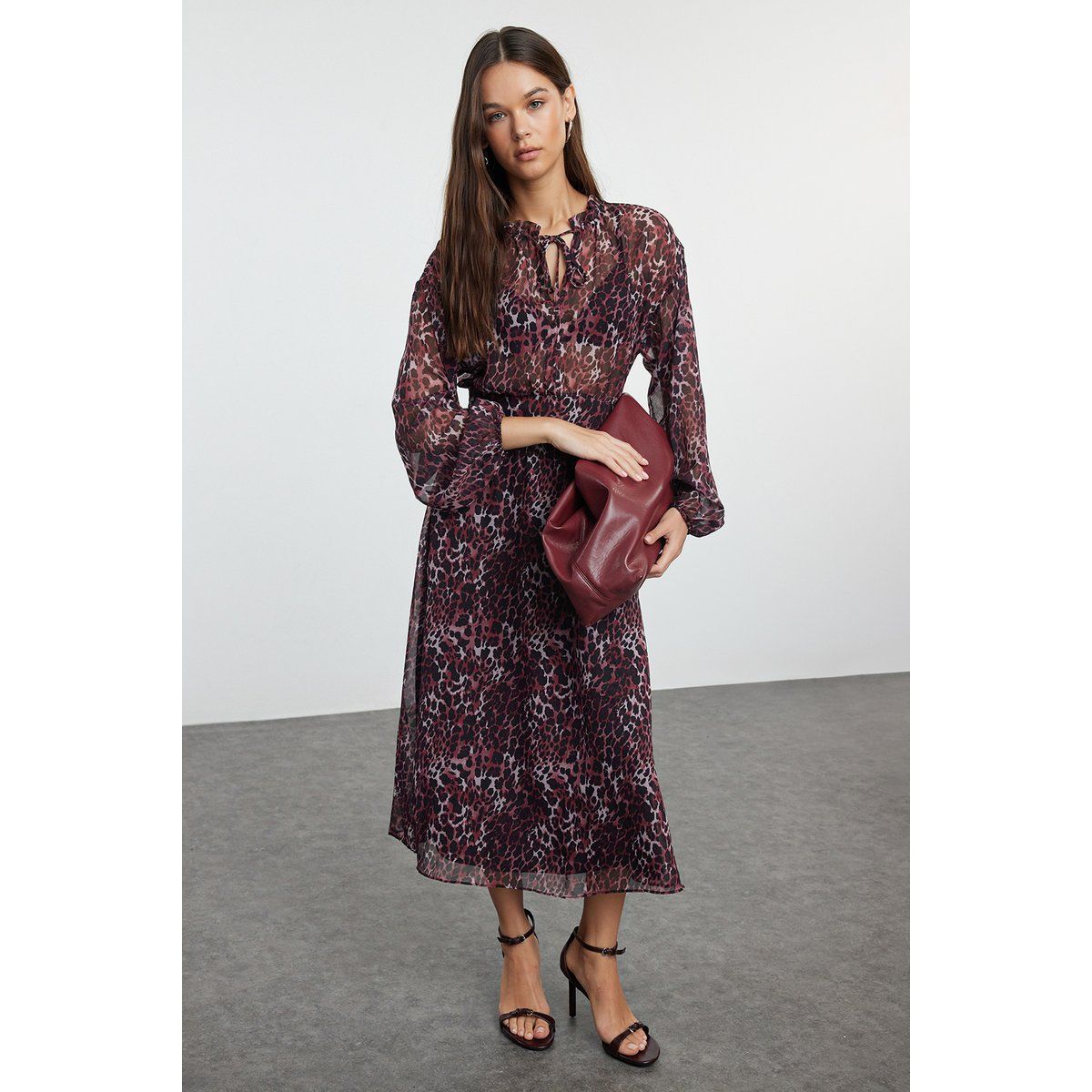 Chiffon Midikleid mit Leopardenmuster