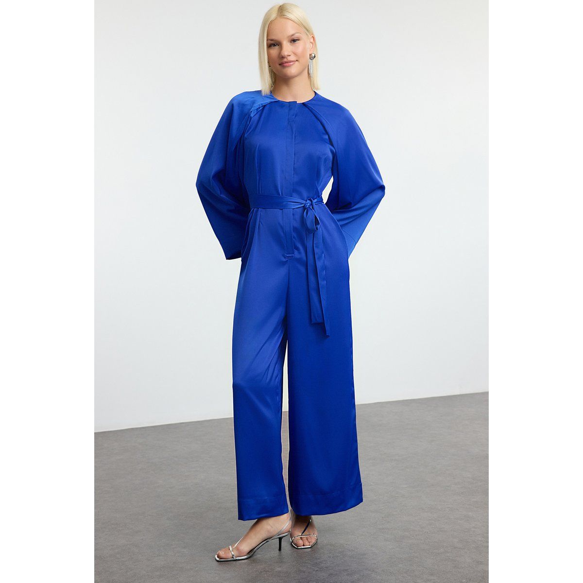 Eleganter blauer Jumpsuit mit weitem Bein