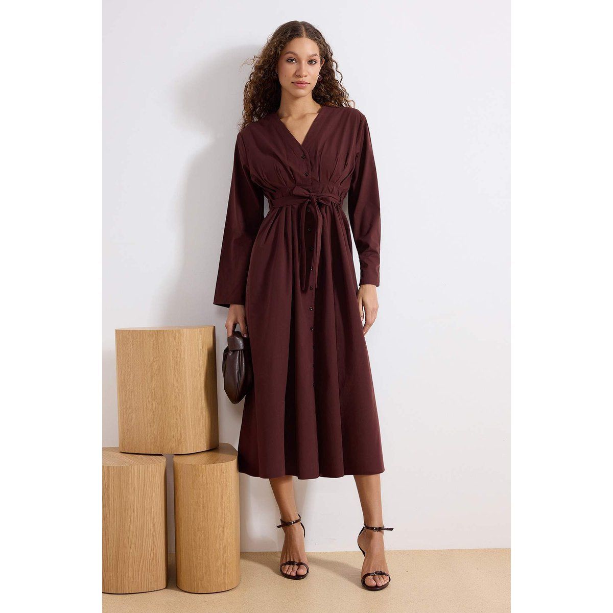 A-Linien-Midikleid mit Bindegürtel