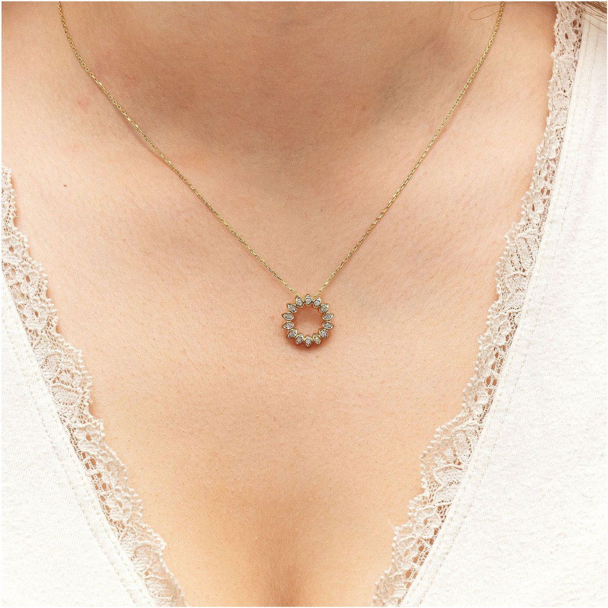 Zarte Goldkreis Diamant Halskette