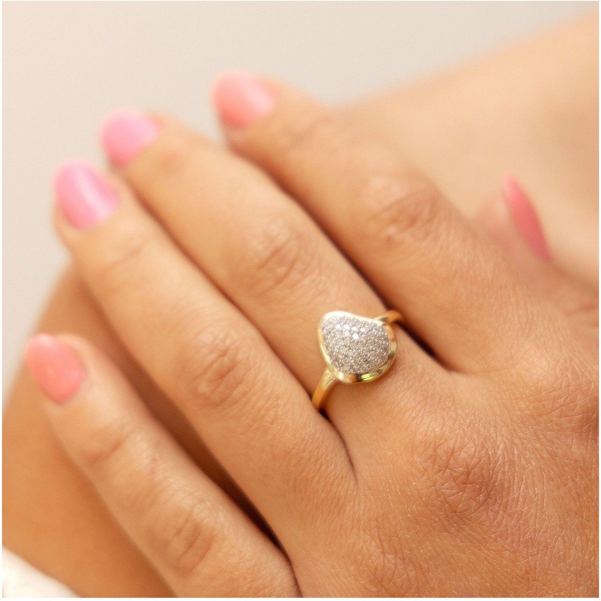 Ring mit Zirkonia-Pflasterbesatz in Gold